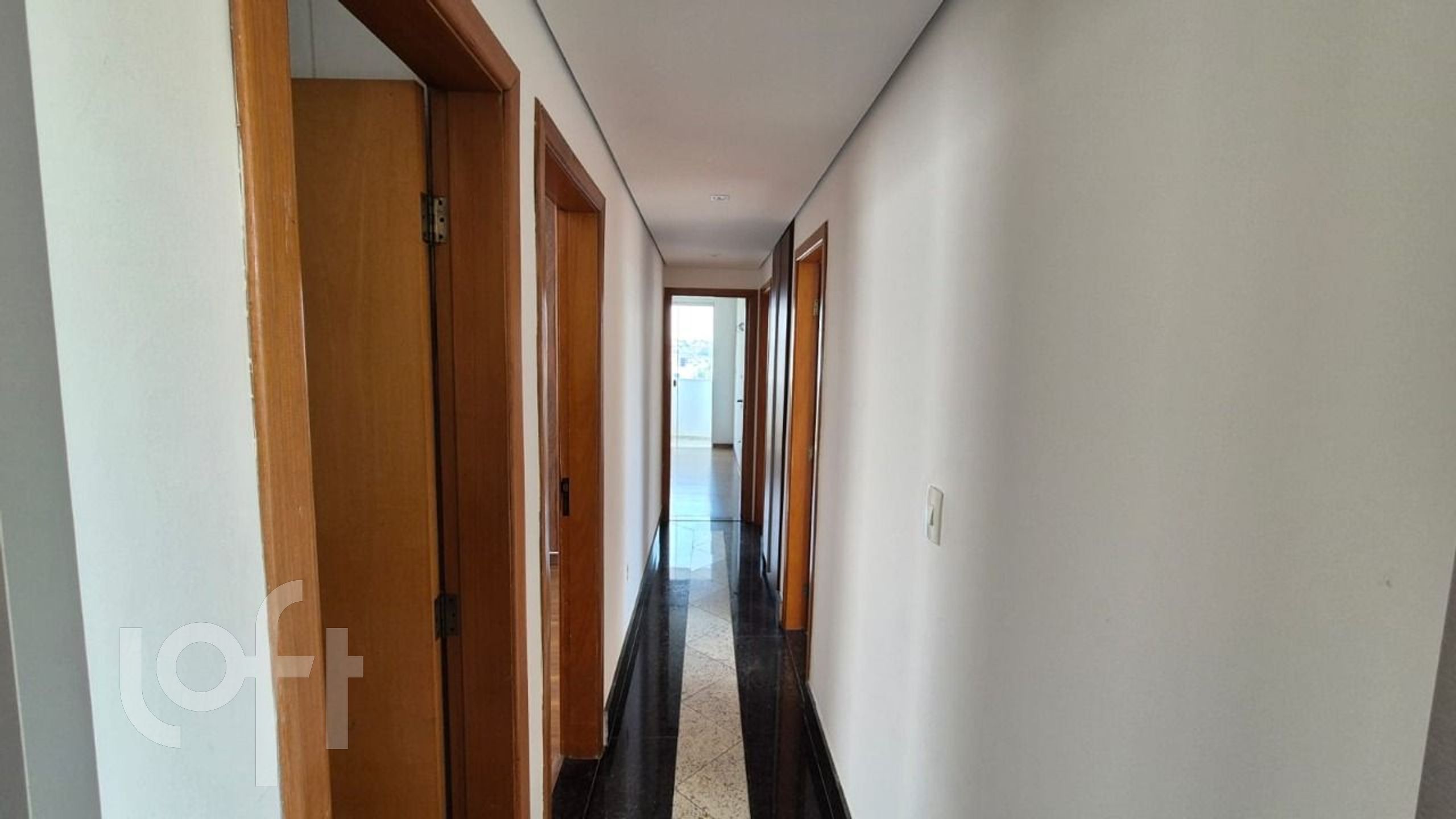 Apartamento à venda com 4 quartos, 140m² - Foto 8