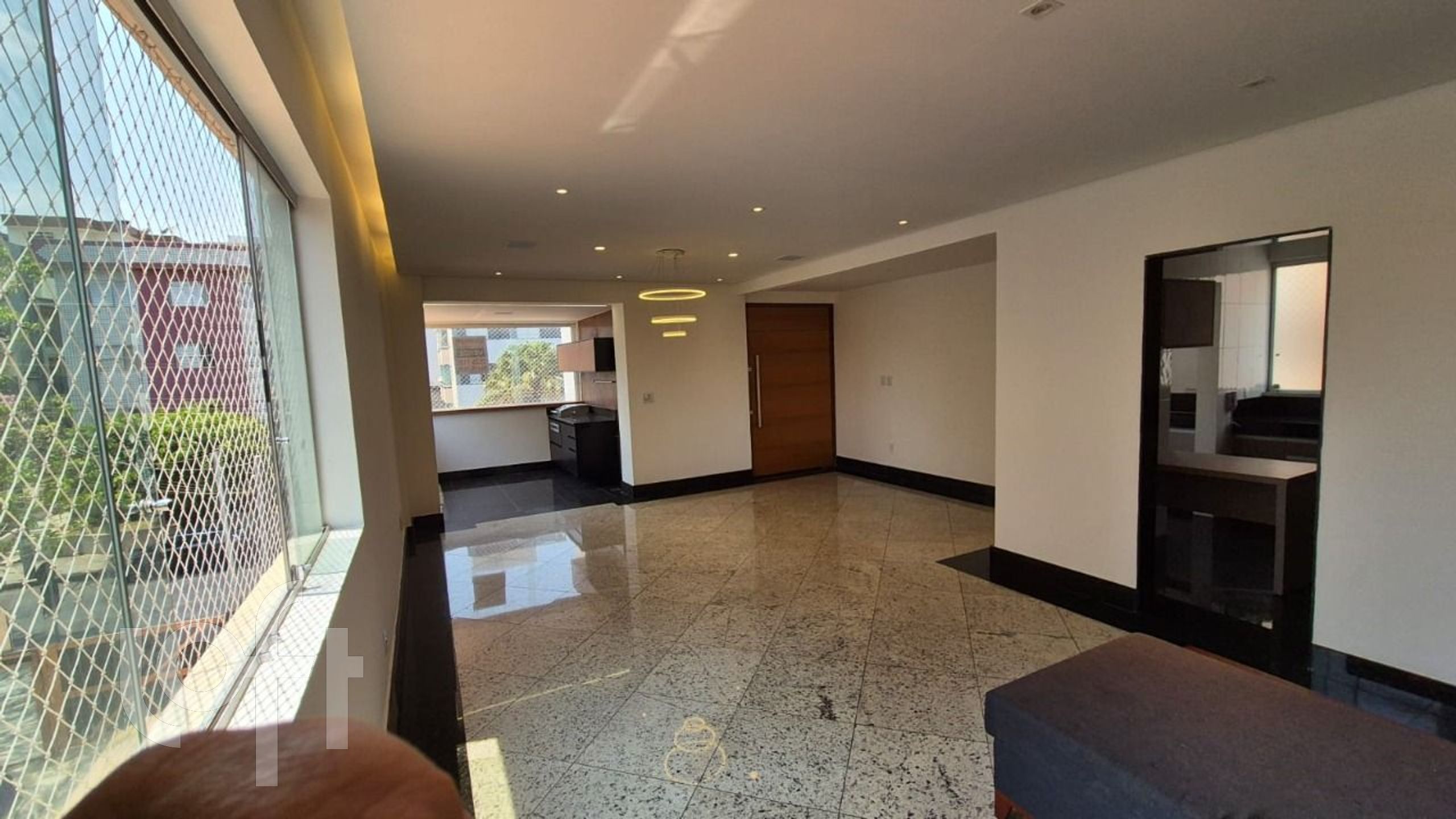 Apartamento à venda com 4 quartos, 140m² - Foto 4