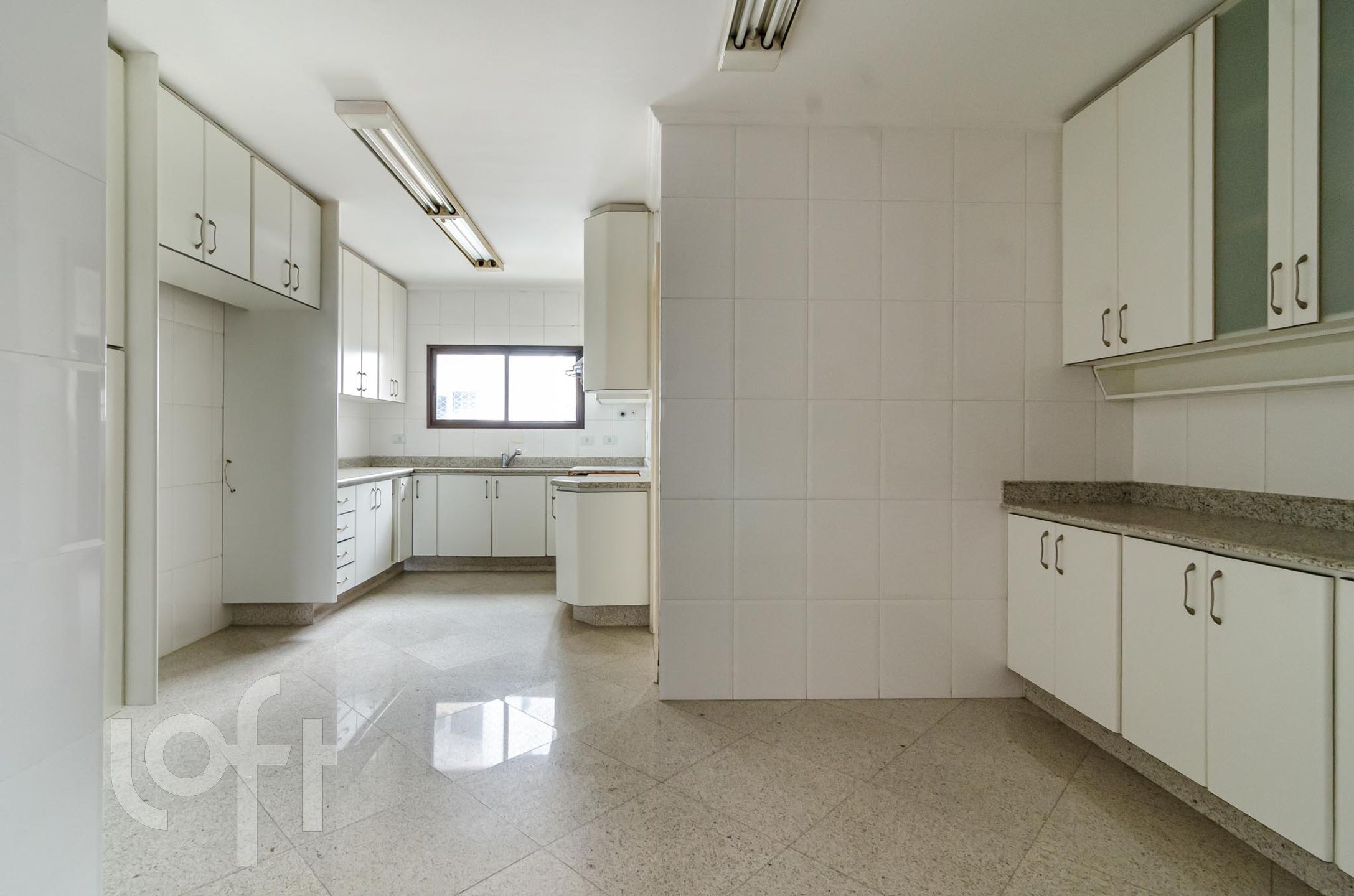 Apartamento à venda com 3 quartos, 184m² - Foto 17