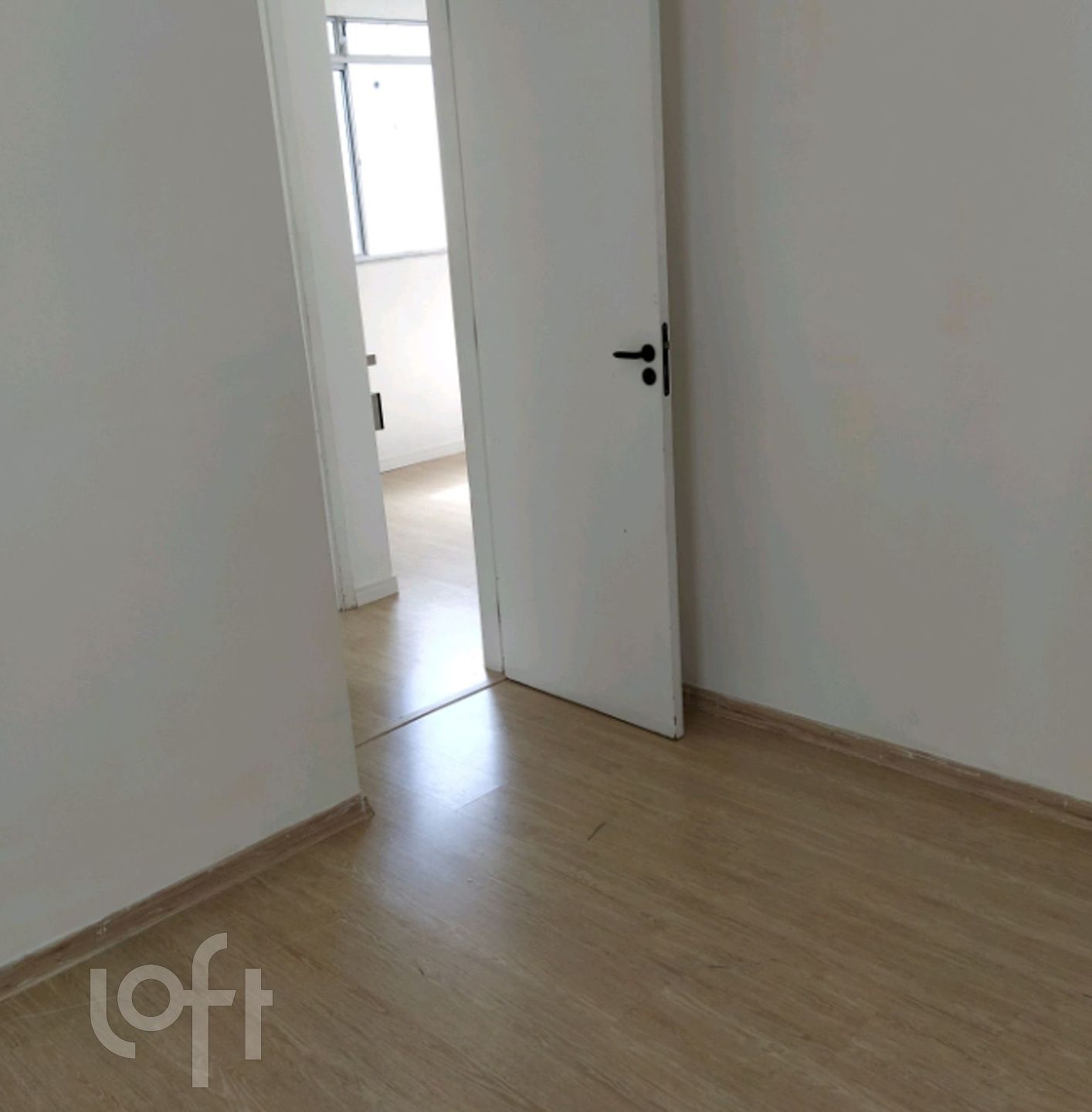 Apartamento à venda com 2 quartos, 42m² - Foto 2