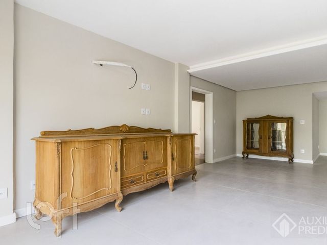 Apartamento com 99m², 3 dormitórios, 1 suíte, 1 vaga, Rio Branco em Porto Alegre