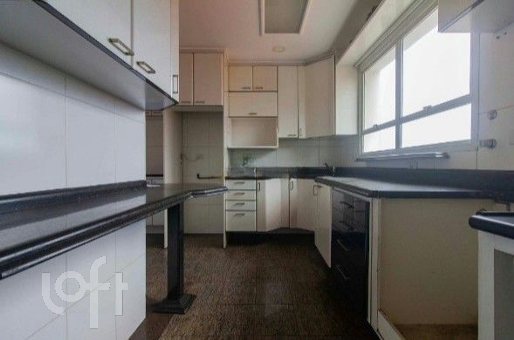 Apartamento à venda com 2 quartos, 137m² - Foto 2