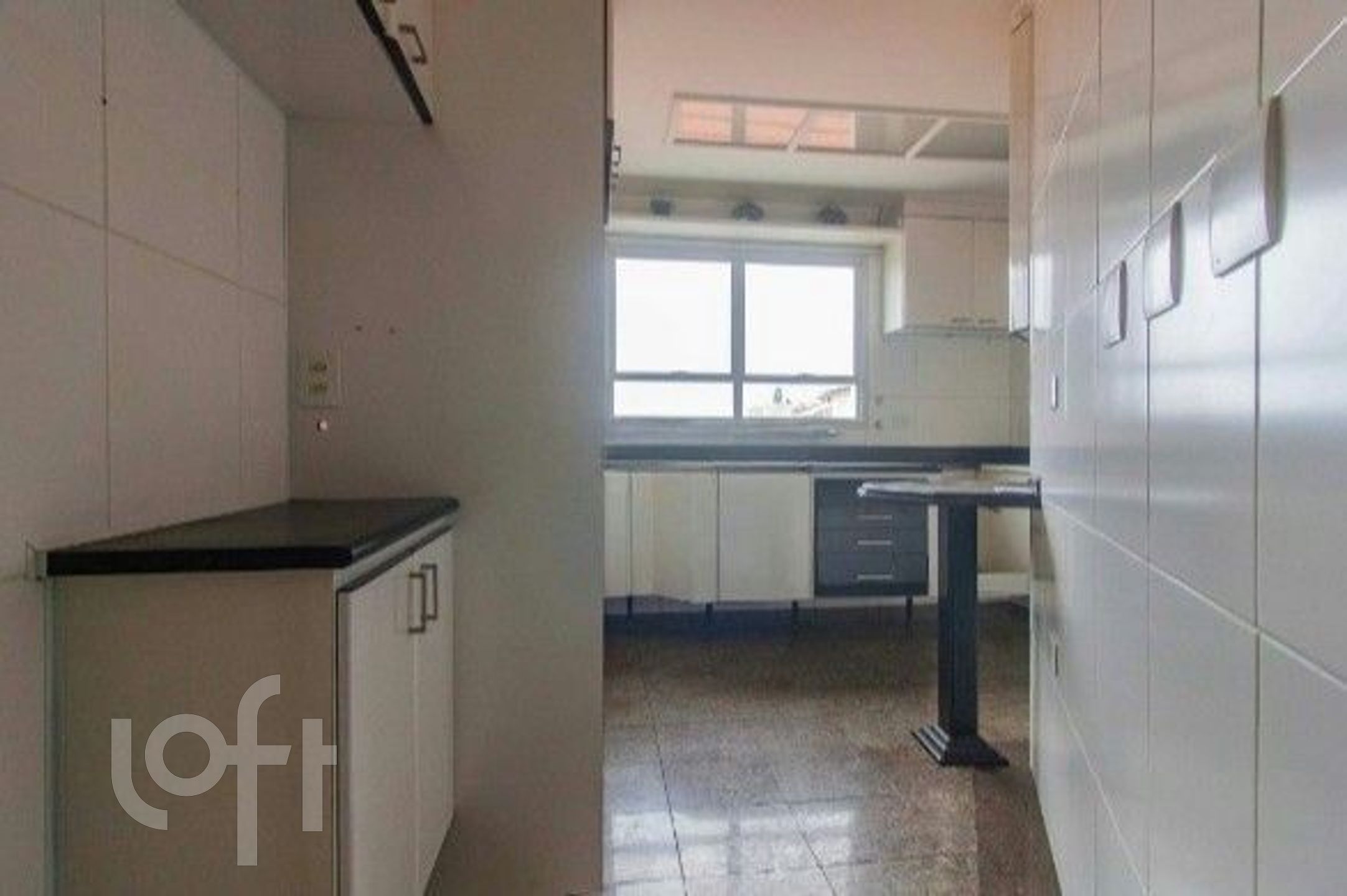 Apartamento à venda com 2 quartos, 137m² - Foto 1