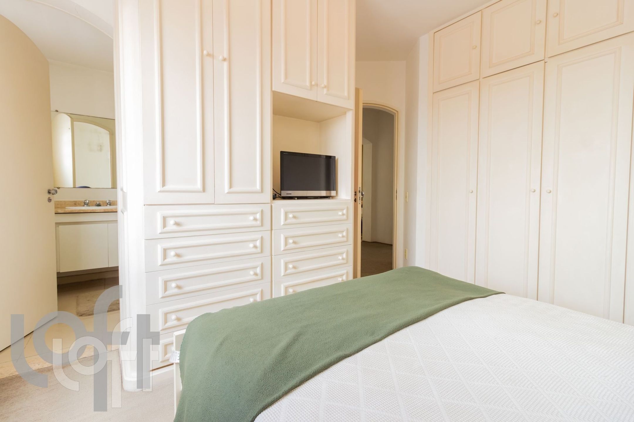 Apartamento à venda com 3 quartos, 136m² - Foto 6