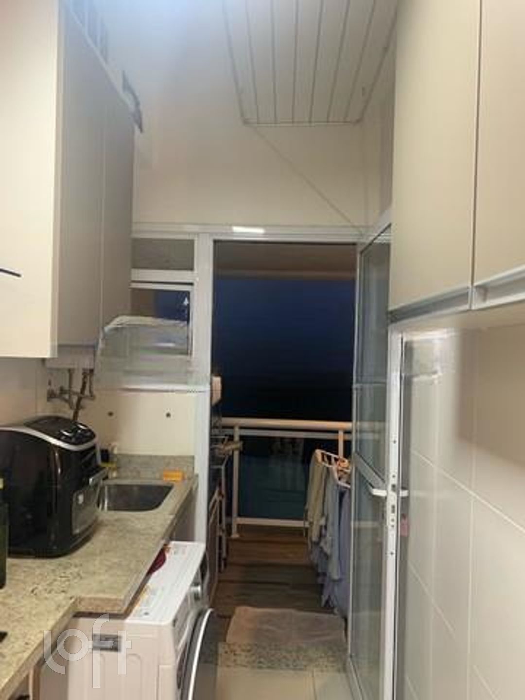 Apartamento à venda com 3 quartos, 92m² - Foto 2