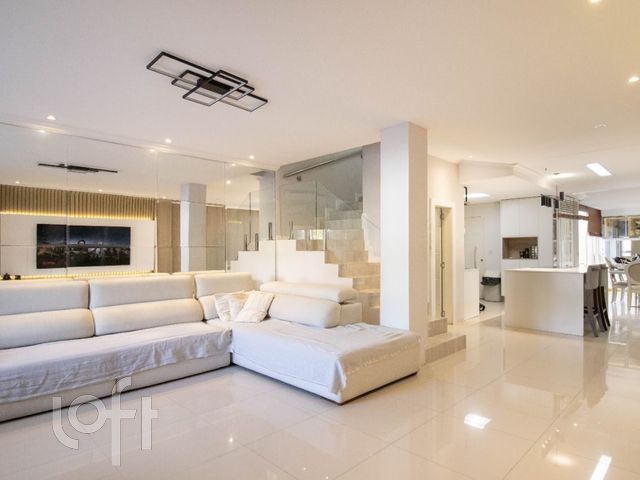 Casa com 239m², 3 dormitórios, 2 suítes, 4 vagas, Chácara das Pedras em Porto Alegre