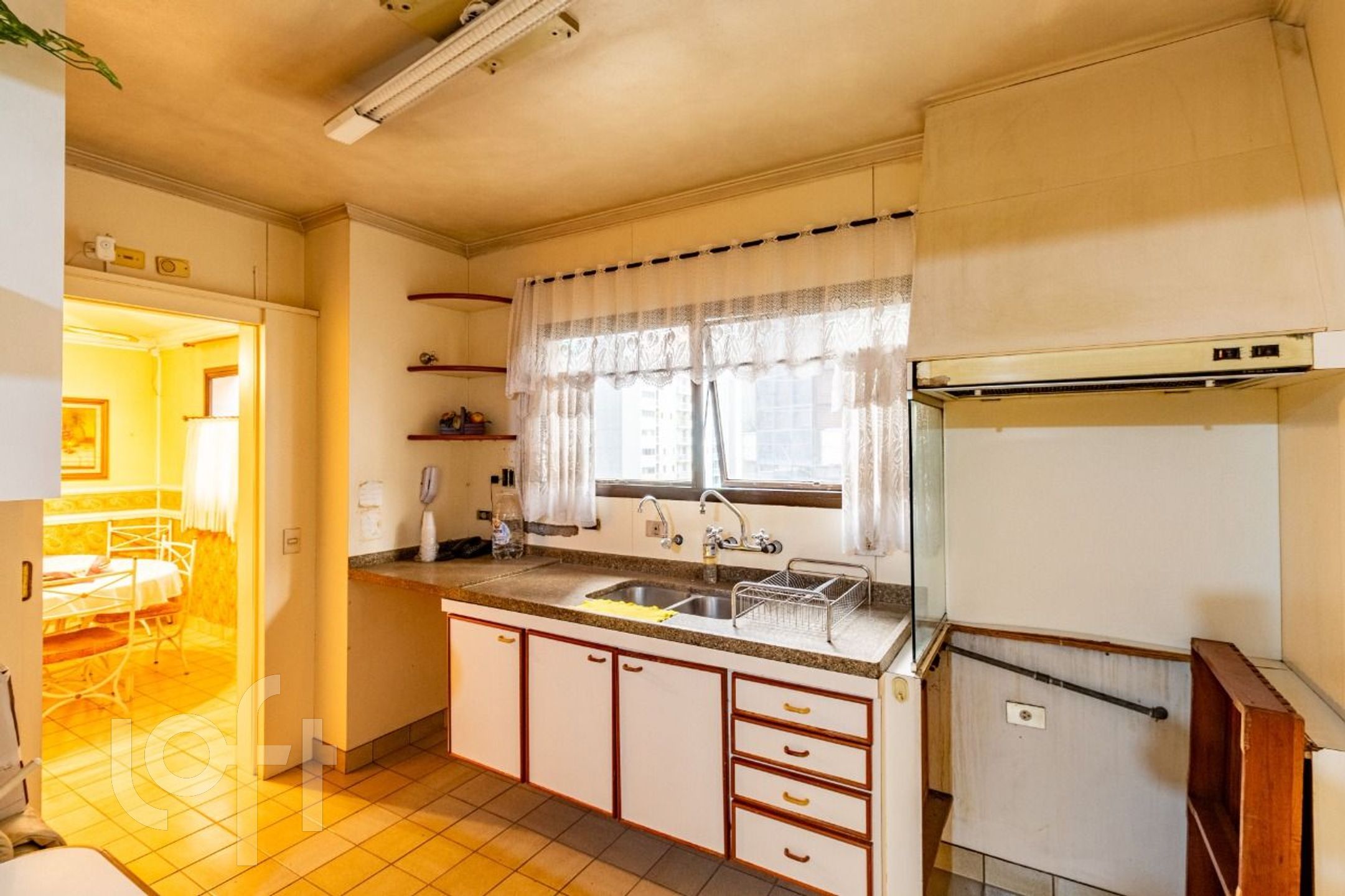 Apartamento à venda com 3 quartos, 246m² - Foto 35