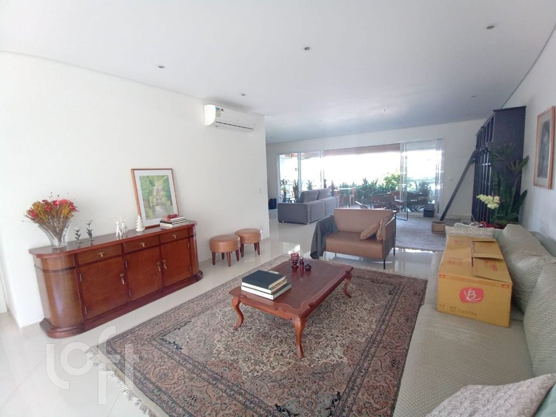 Apartamento à venda com 4 quartos, 253m² - Foto 2