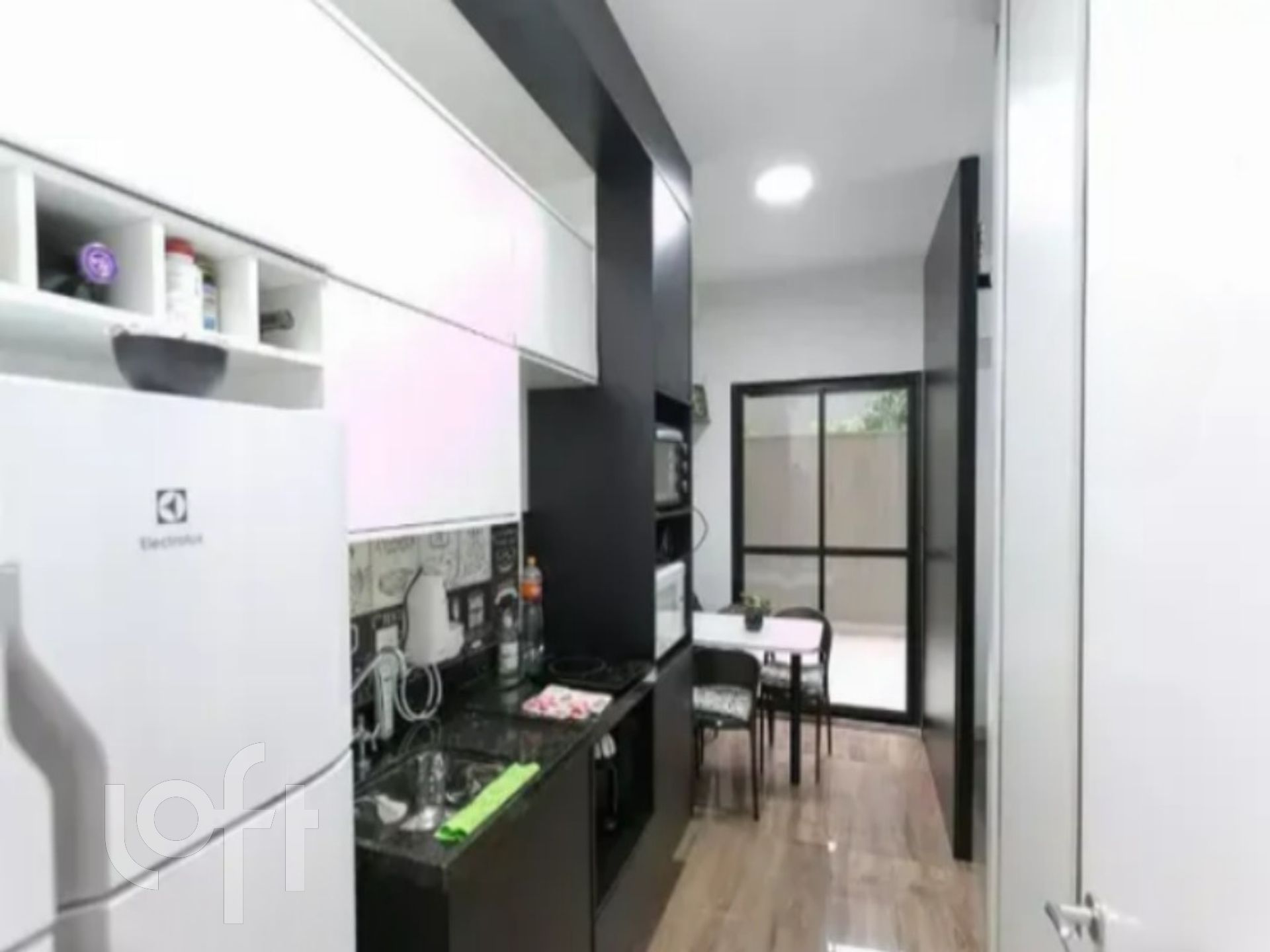 Apartamento à venda com 1 quarto, 40m² - Foto 3