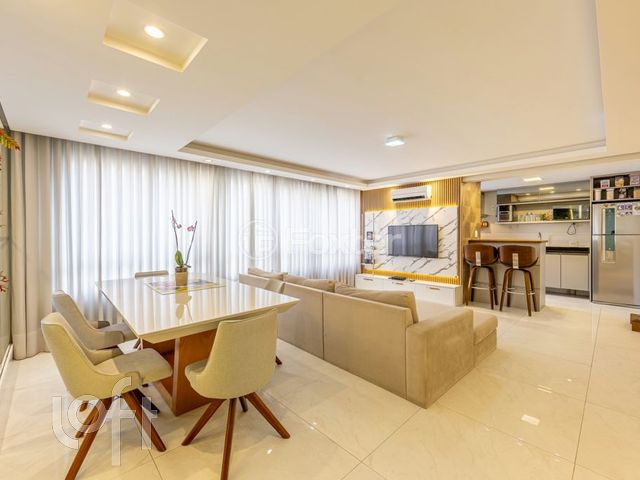 Apartamento com 89m², 3 dormitórios, 1 suíte, 1 vaga, Petrópolis em Porto Alegre