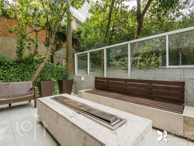 Apartamento com 89m², 3 dormitórios, 1 suíte, 1 vaga, Petrópolis em Porto Alegre