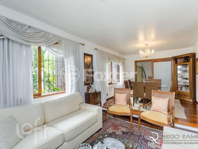 Casa com 322m², 3 dormitórios, 3 suítes, 4 vagas, Chácara das Pedras em Porto Alegre