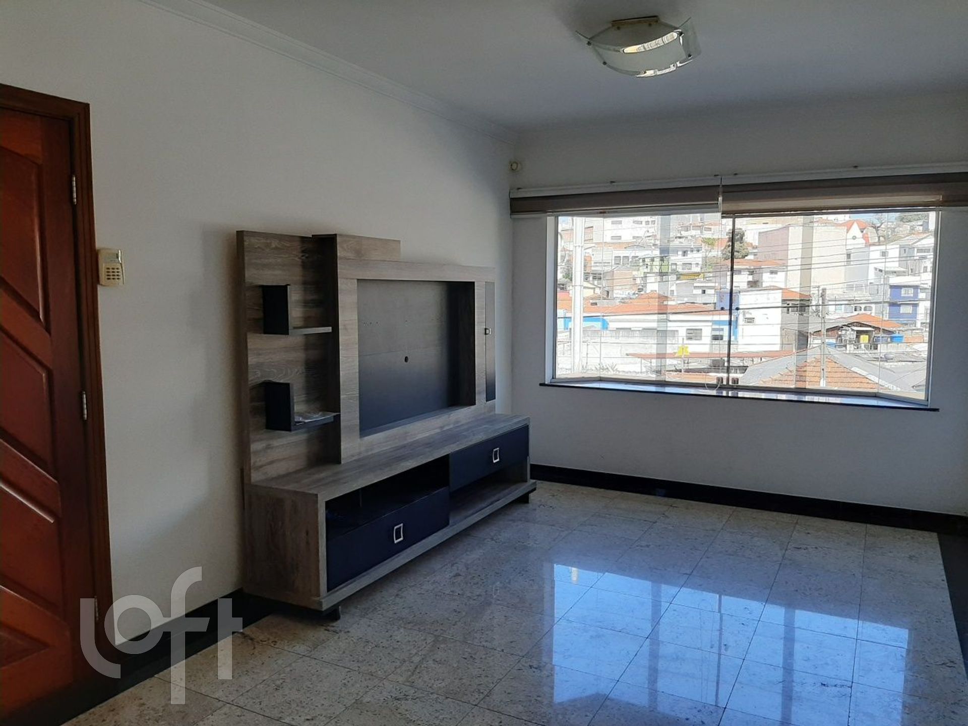 Casa à venda com 3 quartos, 200m² - Foto 1