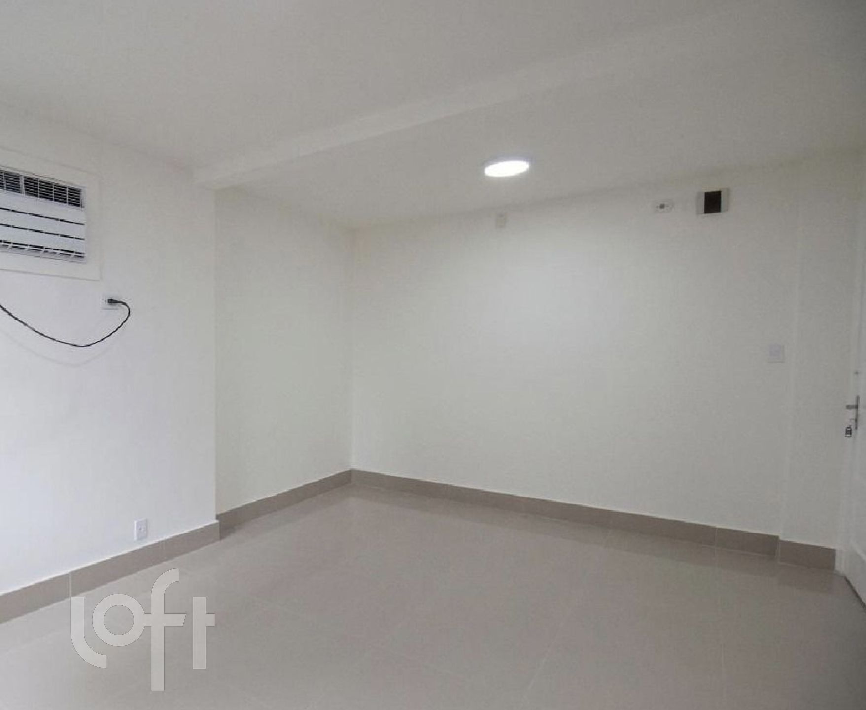 Apartamento à venda com 1 quarto, 30m² - Foto 2