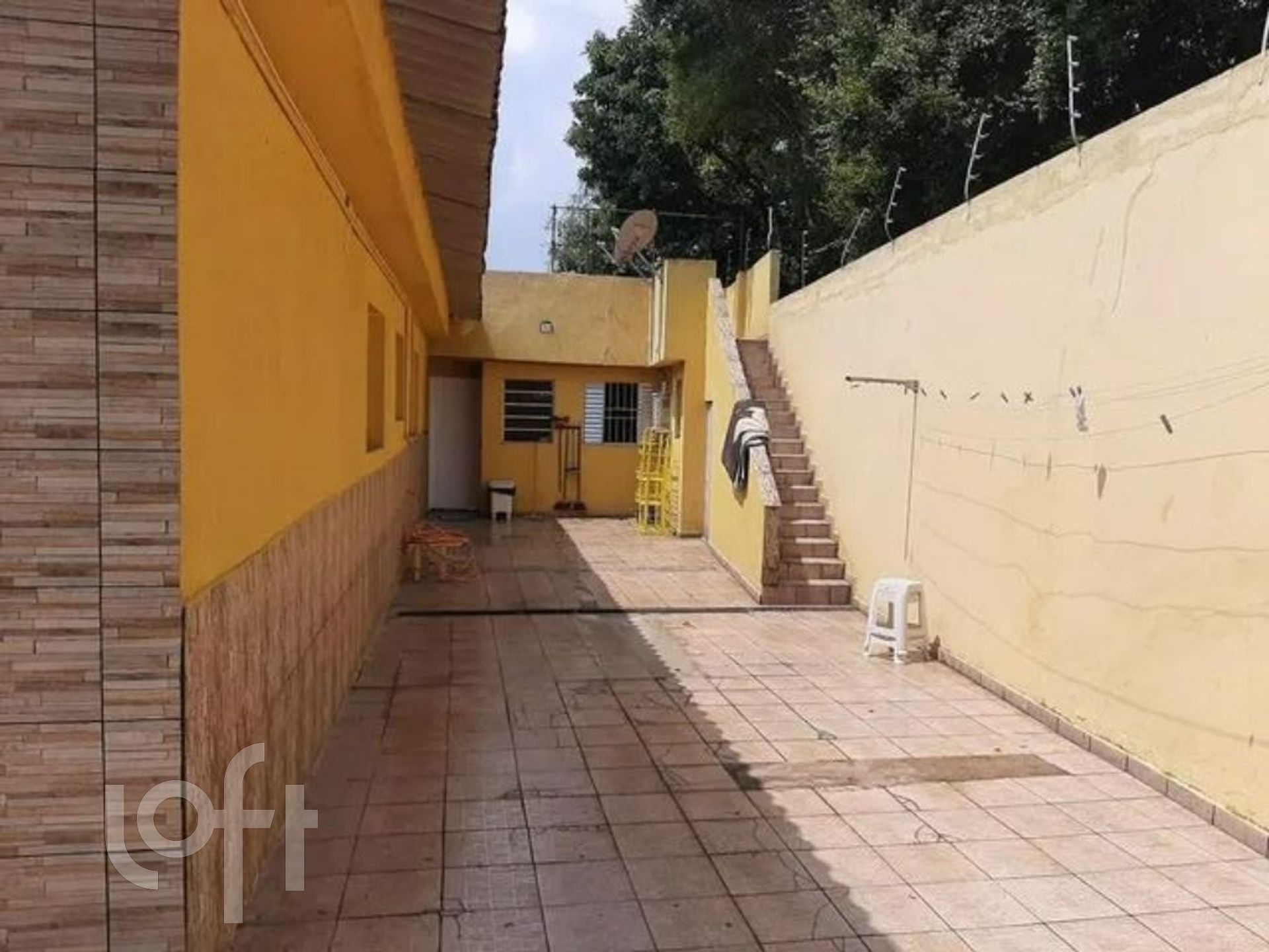 Casa à venda com 3 quartos, 100m² - Foto 4