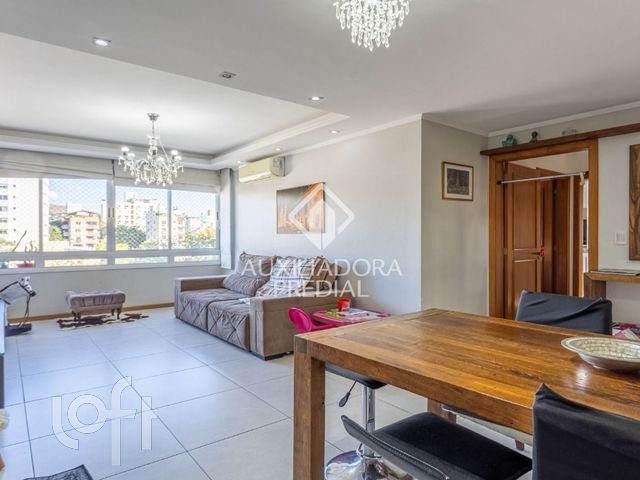 Apartamento com 75m², 2 dormitórios, 1 suíte, 2 vagas, Jardim Botânico em Porto Alegre