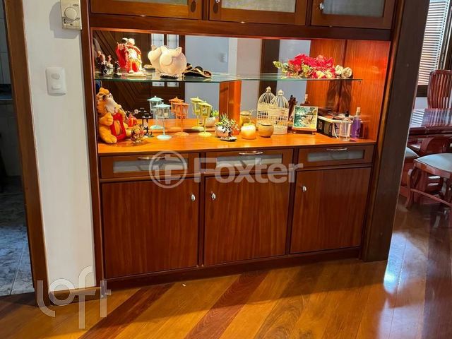 Apartamento com 237m², 3 dormitórios, 1 suíte, 2 vagas, Petrópolis em Porto Alegre