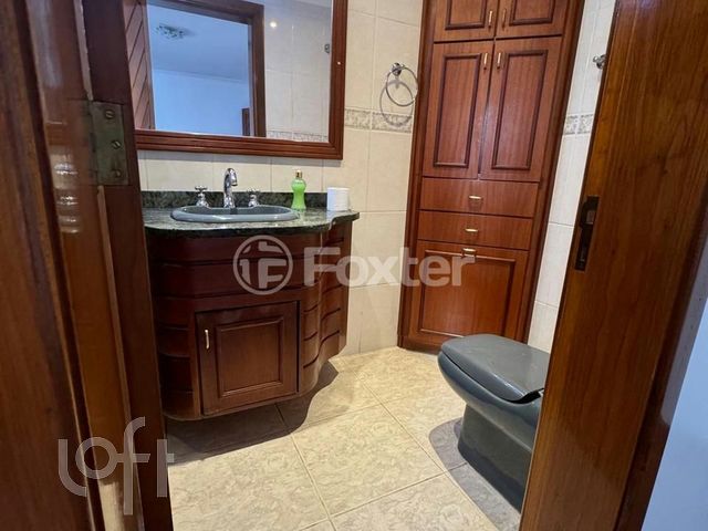 Apartamento com 237m², 3 dormitórios, 1 suíte, 2 vagas, Petrópolis em Porto Alegre