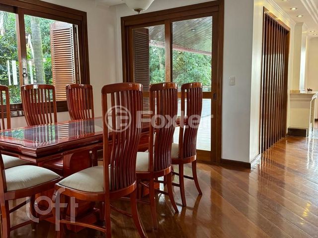 Apartamento com 237m², 3 dormitórios, 1 suíte, 2 vagas, Petrópolis em Porto Alegre