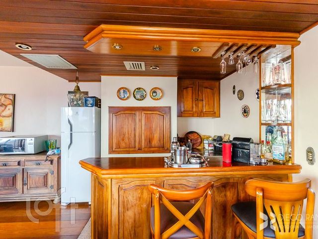 Apartamento com 311m², 3 dormitórios, 1 suíte, 2 vagas, Rio Branco em Porto Alegre