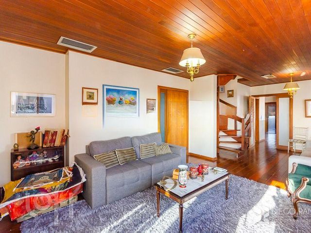 Apartamento com 311m², 3 dormitórios, 1 suíte, 3 vagas, Rio Branco em Porto Alegre