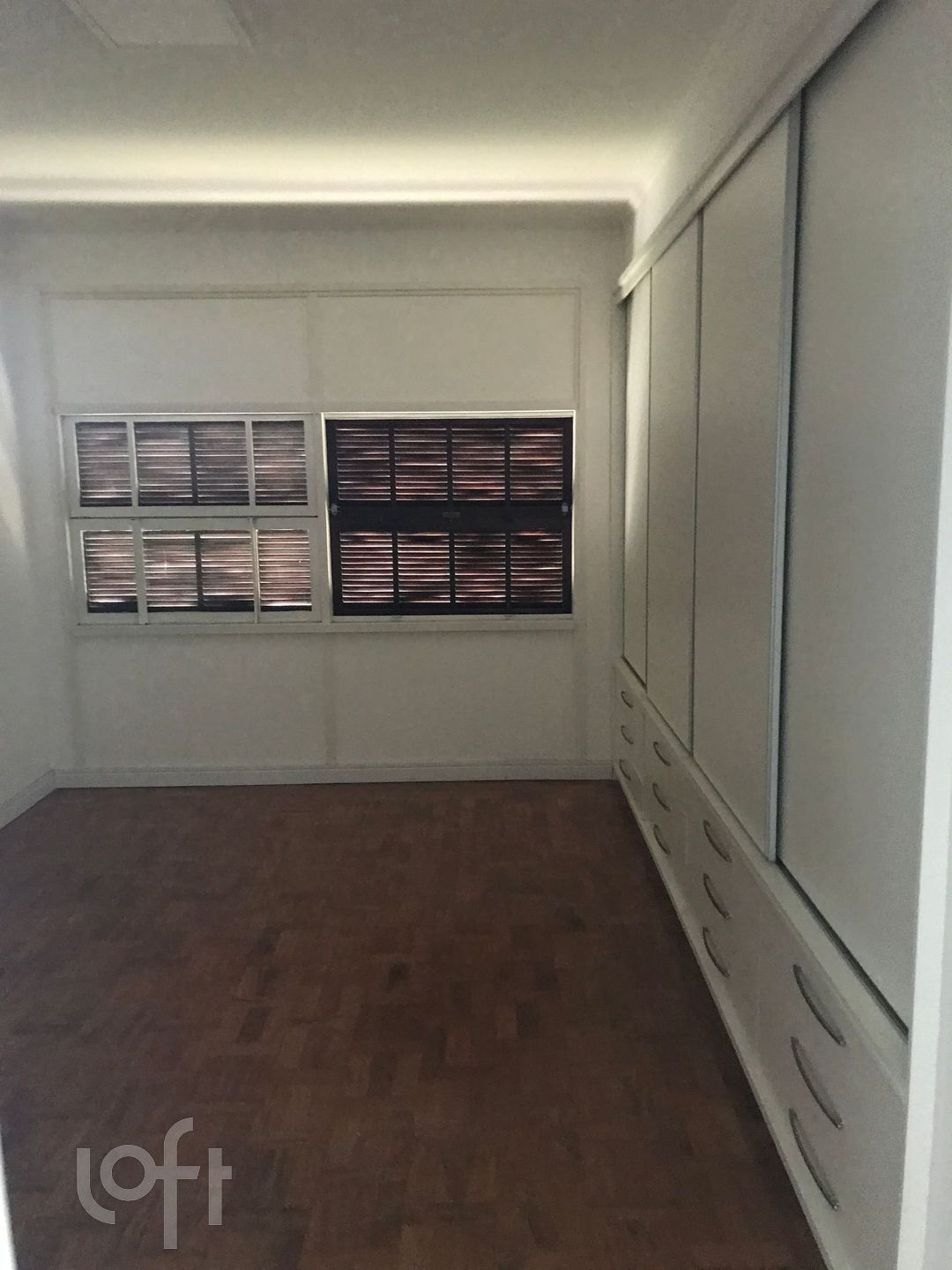 Apartamento à venda com 3 quartos, 160m² - Foto 4