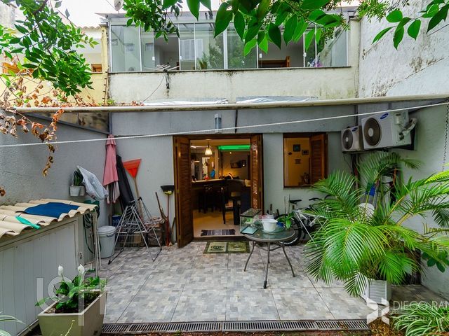 Casa com 225m², 3 dormitórios, 2 suítes, 2 vagas, Chácara das Pedras em Porto Alegre