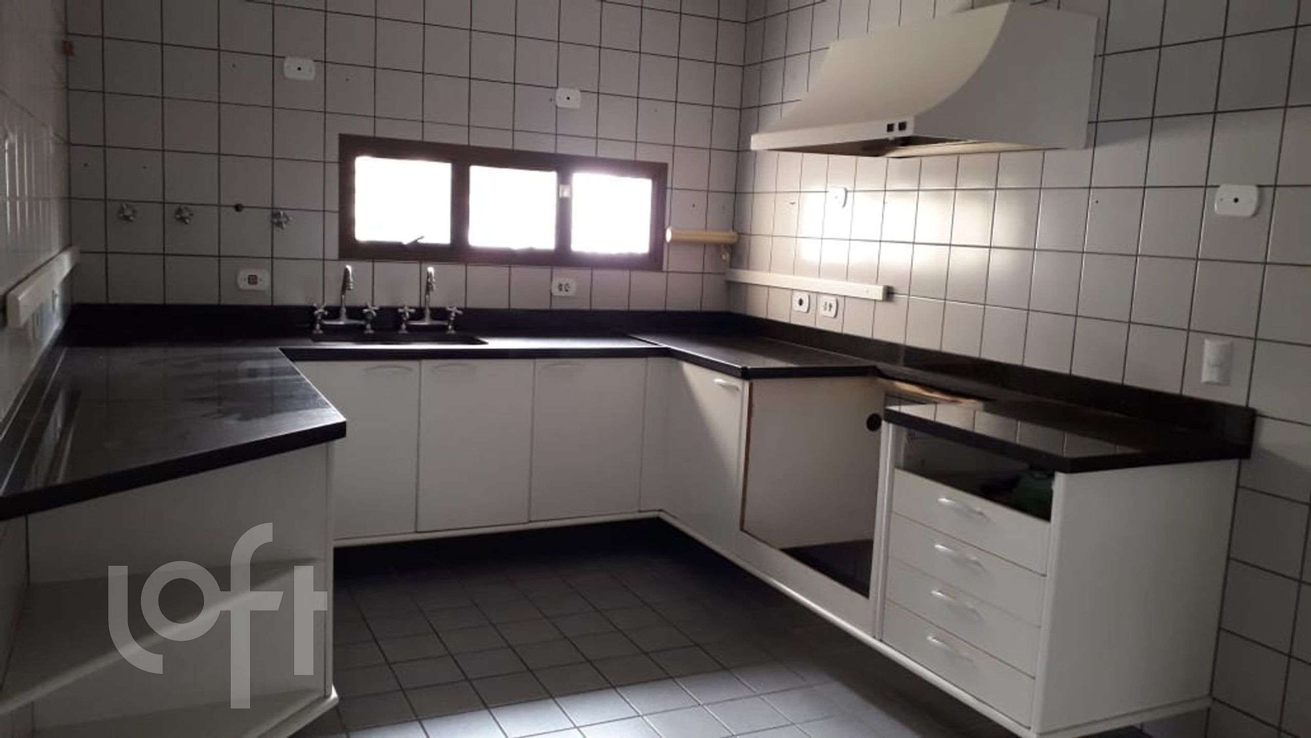 Apartamento à venda com 4 quartos, 212m² - Foto 6