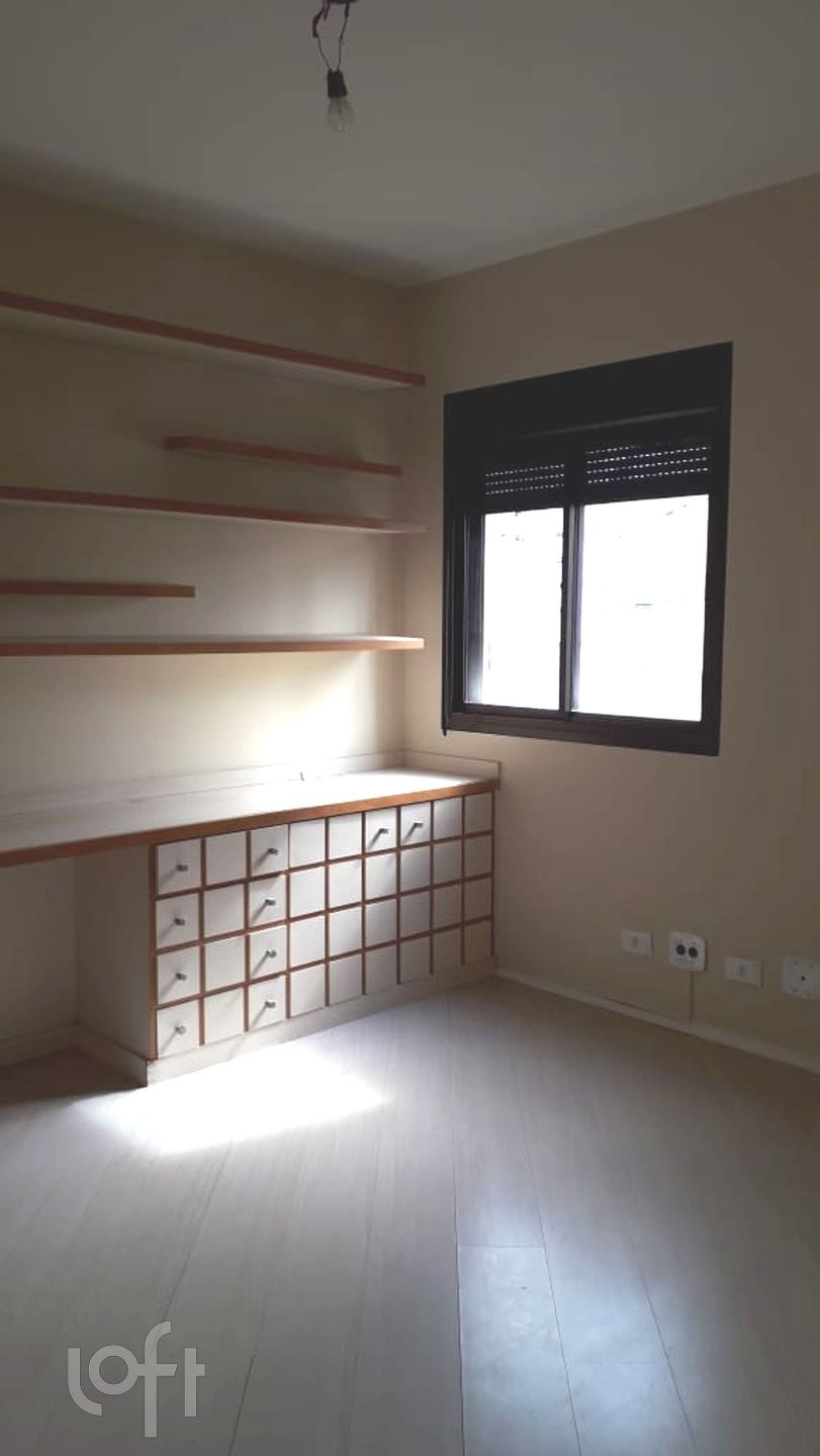 Apartamento à venda com 4 quartos, 212m² - Foto 2