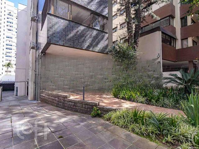 Apartamento com 93m², 2 dormitórios, 1 suíte, 2 vagas, Auxiliadora em Porto Alegre