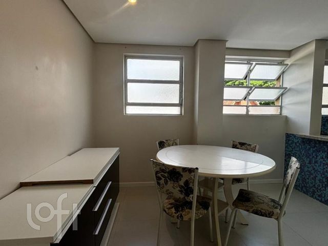Apartamento com 83m², 3 dormitórios, 1 suíte, 1 vaga, Petrópolis em Porto Alegre