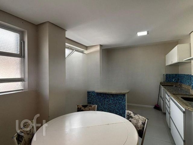 Apartamento com 83m², 3 dormitórios, 1 suíte, 1 vaga, Petrópolis em Porto Alegre