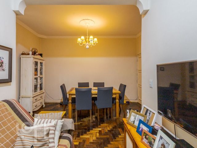 Apartamento com 93m², 2 dormitórios, 1 vaga, Rio Branco em Porto Alegre