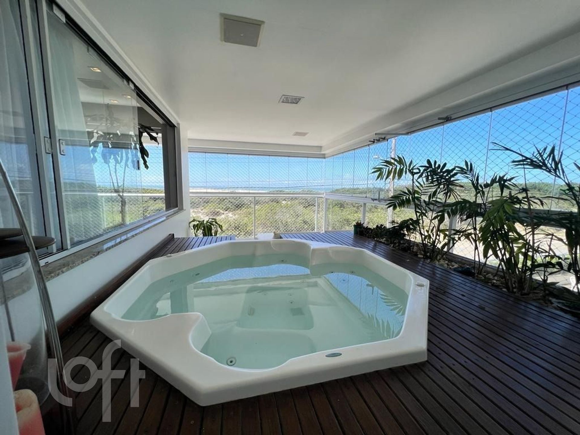 Apartamento com 3 suítes, varanda com jacuzzi, vista mar, no Campeche