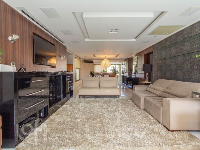 Apartamento com 266m², 4 dormitórios, 3 suítes, 3 vagas, Petrópolis em Porto Alegre
