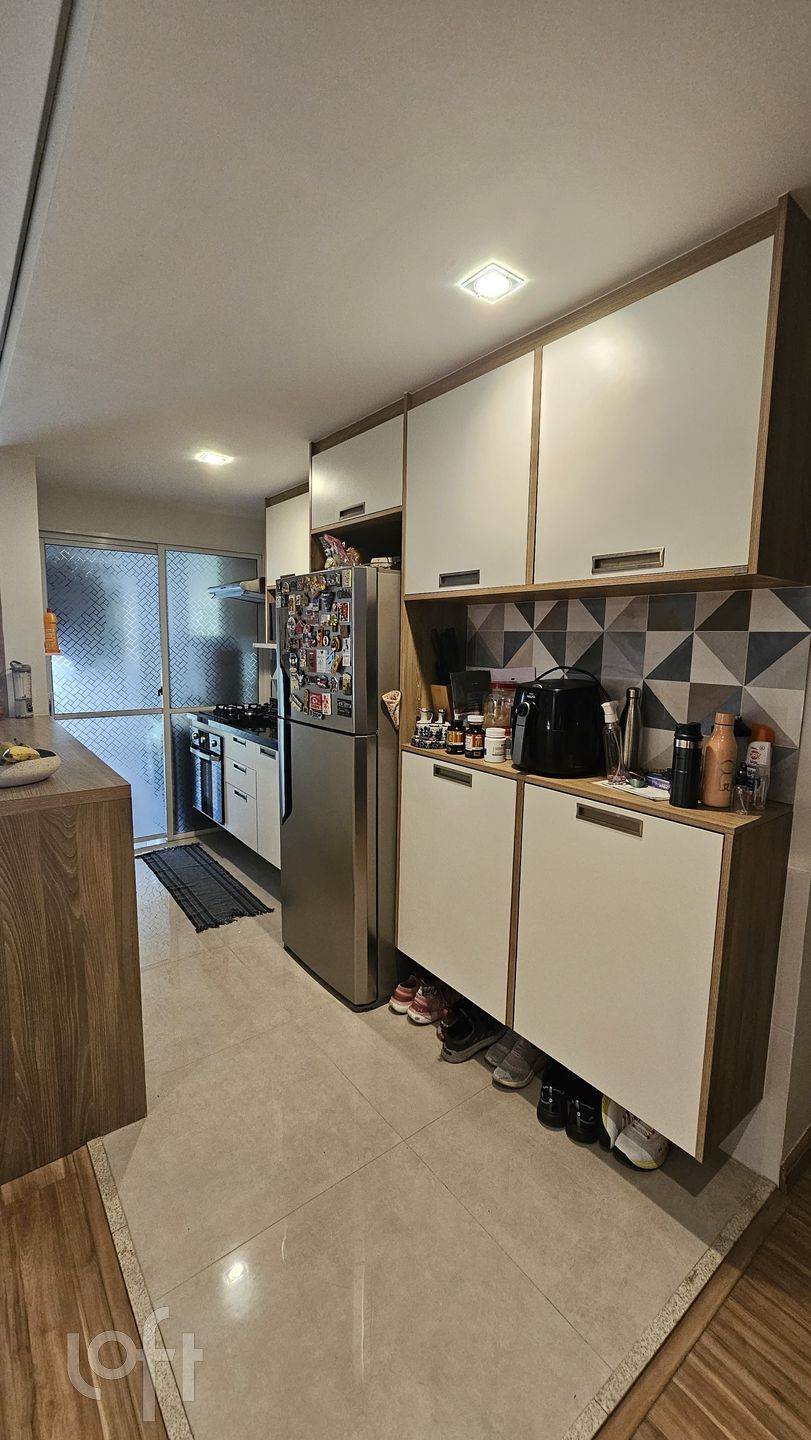 Apartamento à venda com 2 quartos, 75m² - Foto 11