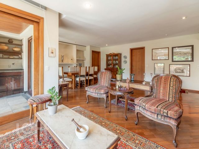 Apartamento com 142m², 3 dormitórios, 1 suíte, 2 vagas, Bela Vista em Porto Alegre