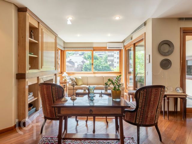 Apartamento com 142m², 3 dormitórios, 1 suíte, 2 vagas, Bela Vista em Porto Alegre