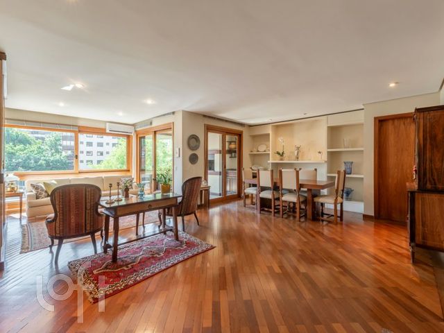 Apartamento com 142m², 3 dormitórios, 1 suíte, 2 vagas, Bela Vista em Porto Alegre