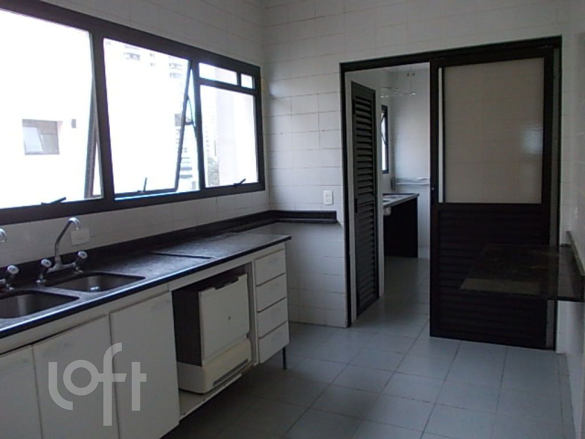 Apartamento à venda com 4 quartos, 246m² - Foto 14