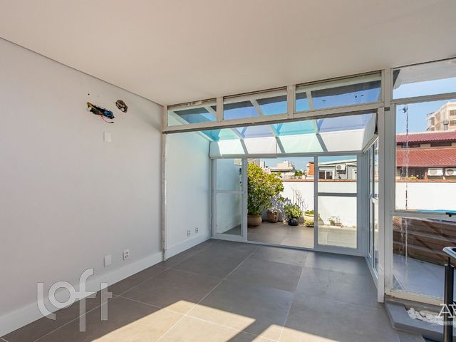 Apartamento com 102m², 1 dormitório, 1 vaga, Santa Cecília em Porto Alegre