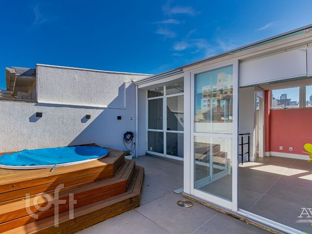 Apartamento com 102m², 1 dormitório, 1 vaga, Santa Cecília em Porto Alegre