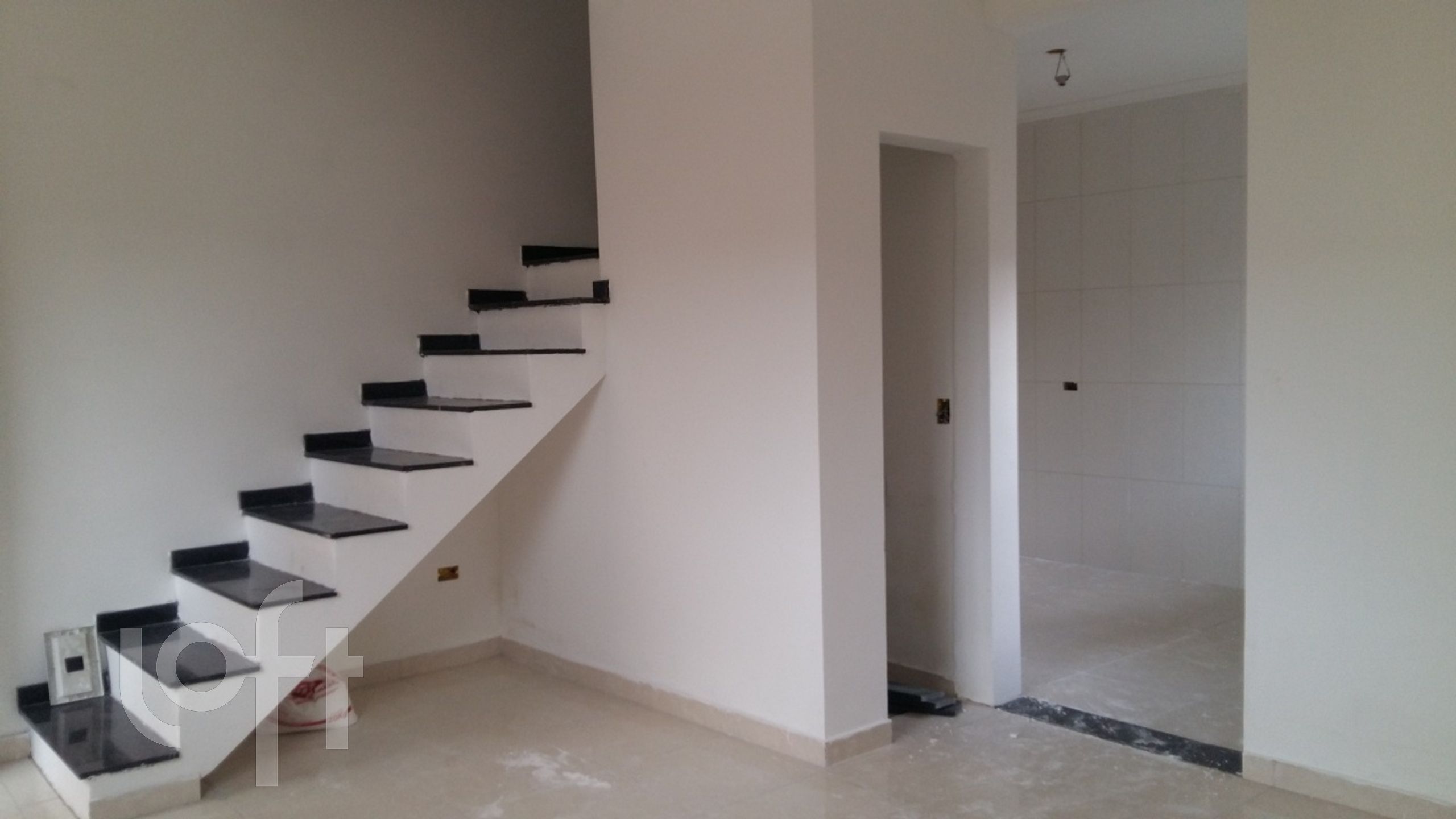 Casa de Condomínio à venda com 2 quartos, 120m² - Foto 2