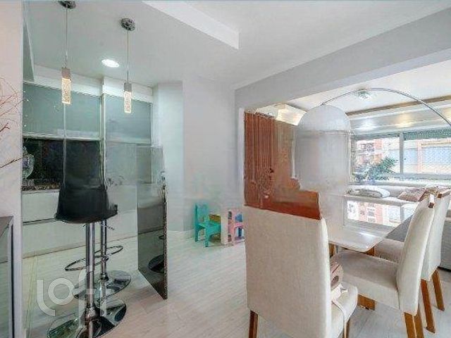 Apartamento com 127m², 2 dormitórios, 1 suíte, 2 vagas, Menino Deus em Porto Alegre