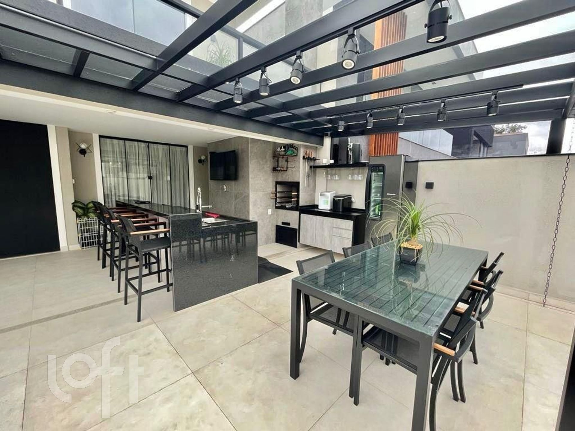 Casa à venda com 4 quartos, 440m² - Foto 1