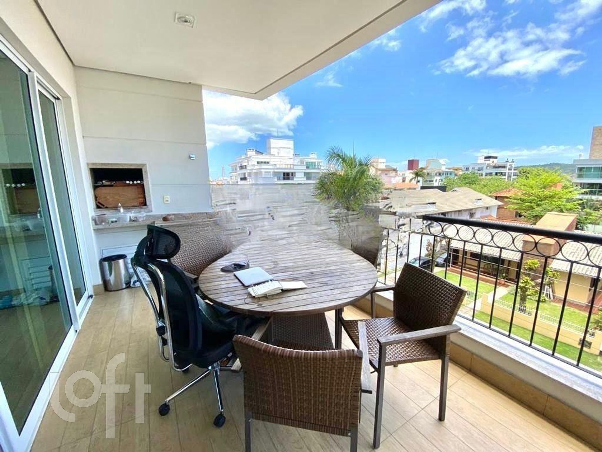 Apartamentos com 164m², 4 quartos, 4 suítes, 3 garagens, no bairro Jurere Leste em Florianópolis