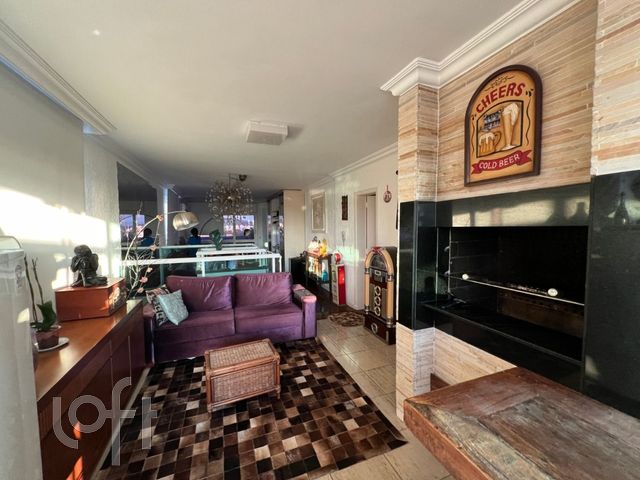 Apartamento com 357m², 5 dormitórios, 1 suíte, 3 vagas, Petrópolis em Porto Alegre