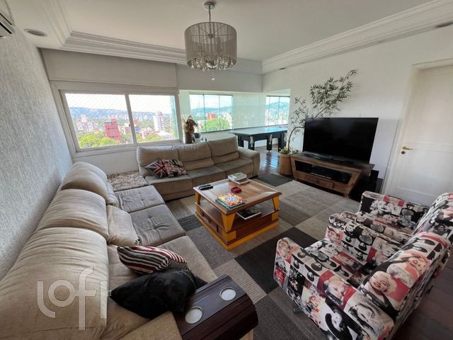 Apartamento com 357m², 5 dormitórios, 1 suíte, 3 vagas, Petrópolis em Porto Alegre