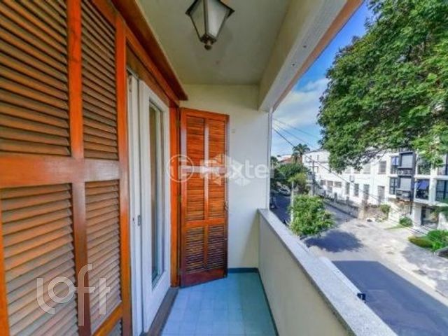 Apartamento com 101m², 3 dormitórios, 1 suíte, 1 vaga, Petrópolis em Porto Alegre
