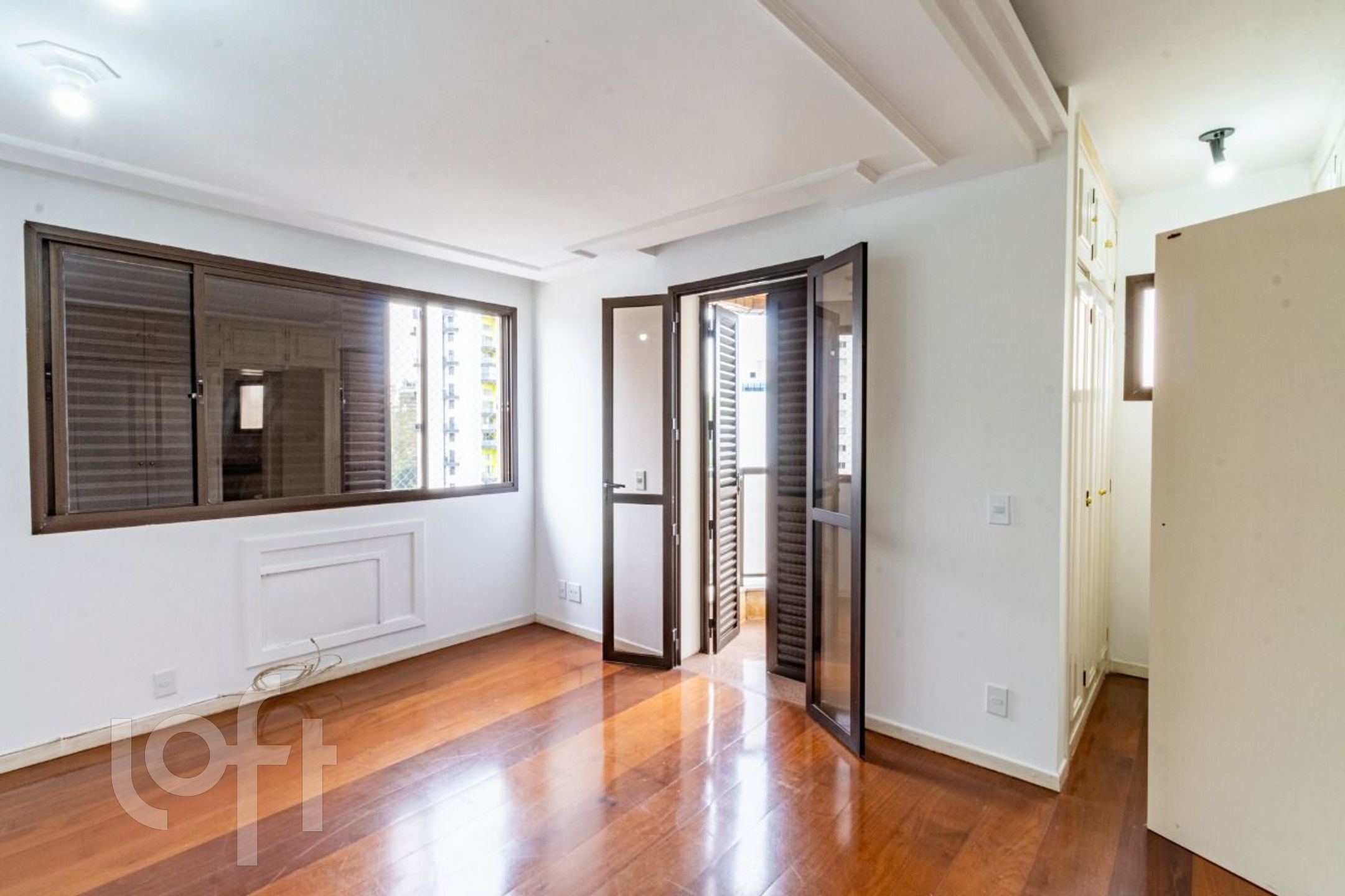 Apartamento à venda com 4 quartos, 238m² - Foto 11